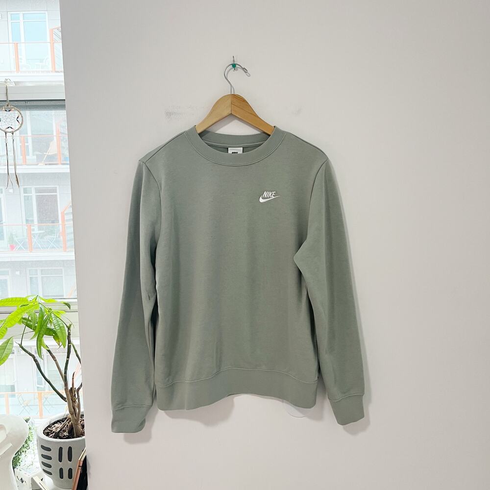 Nike Women’s Sage Green Crewneck Sweatshirt